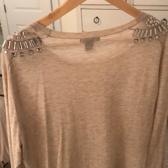 Cloud-soft shirt with shoulder detailing 🤩 - Picture 5 of 5